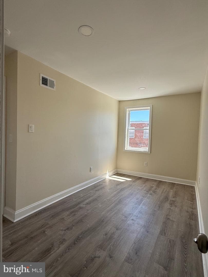 6813 Sylvester Street photo 4
