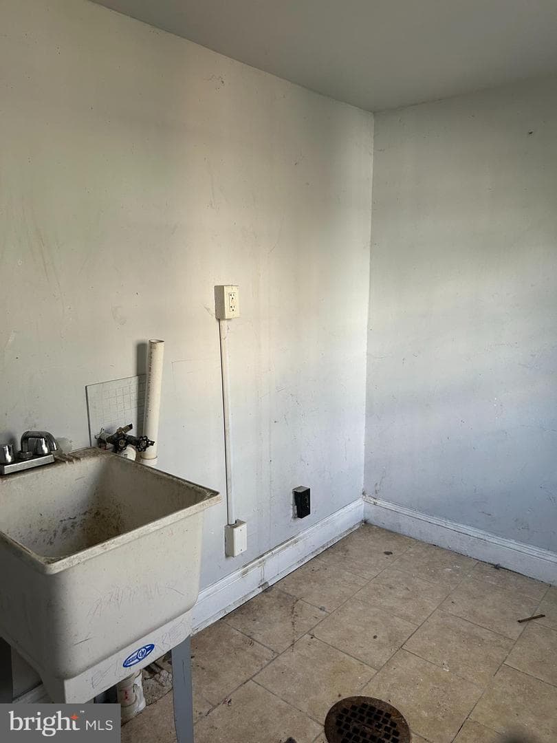 1829 E Clementine Street photo 8