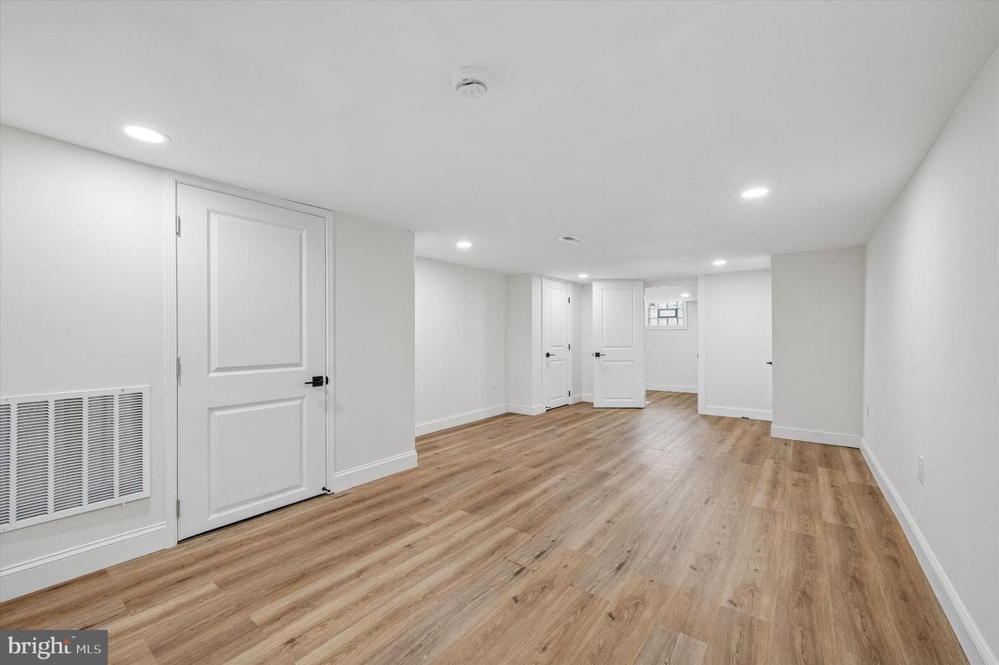 5612 Larchwood Avenue photo 11