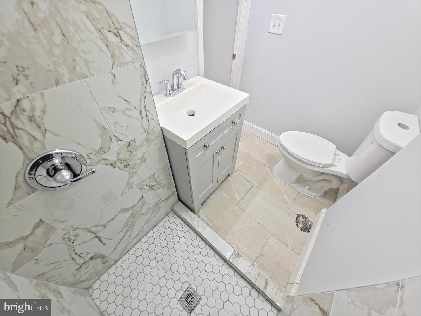 3934 Howland Street photo 33