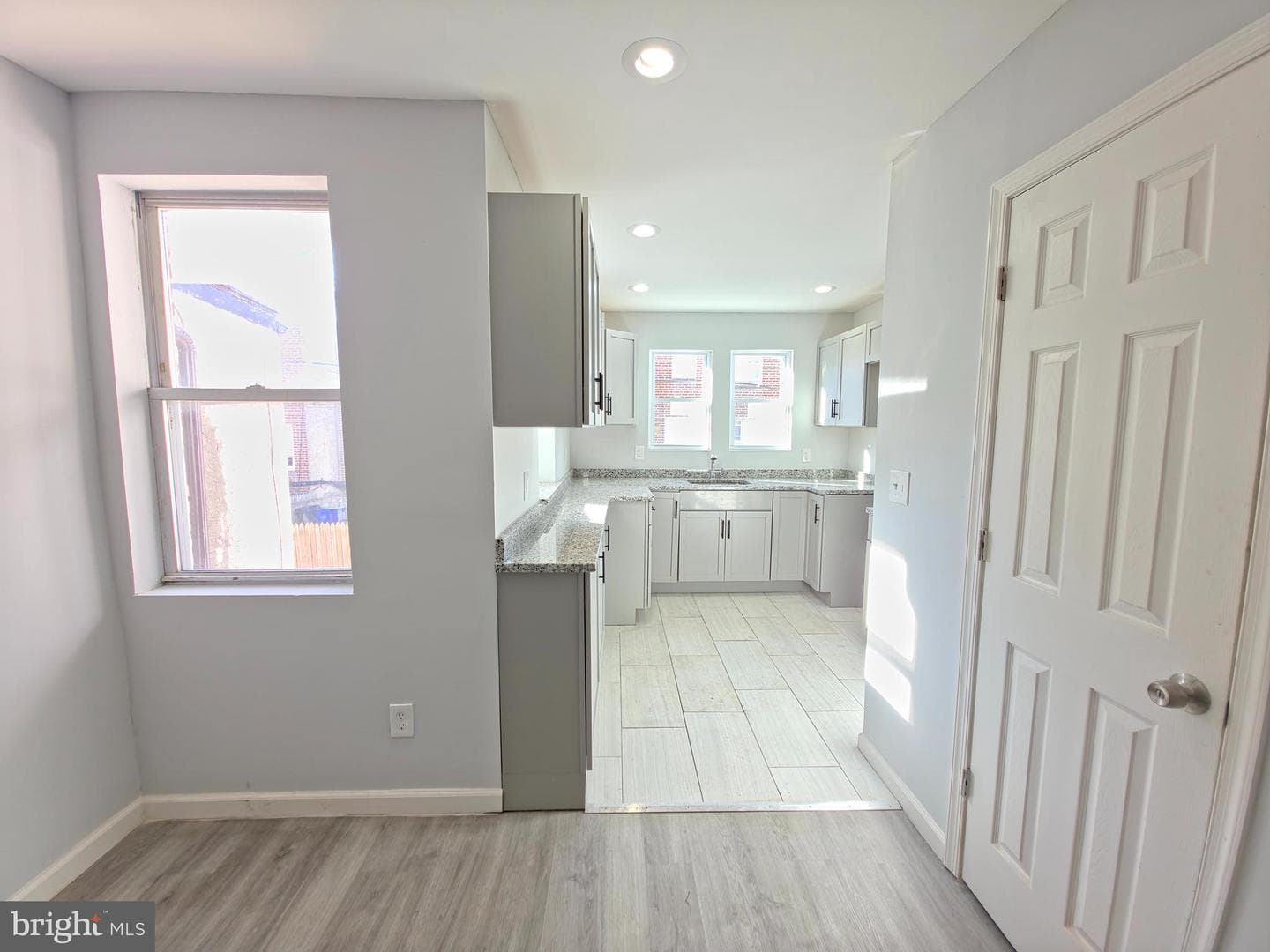 3934 Howland Street photo 9
