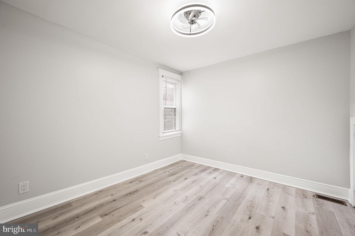 6478 Musgrave Street photo 14