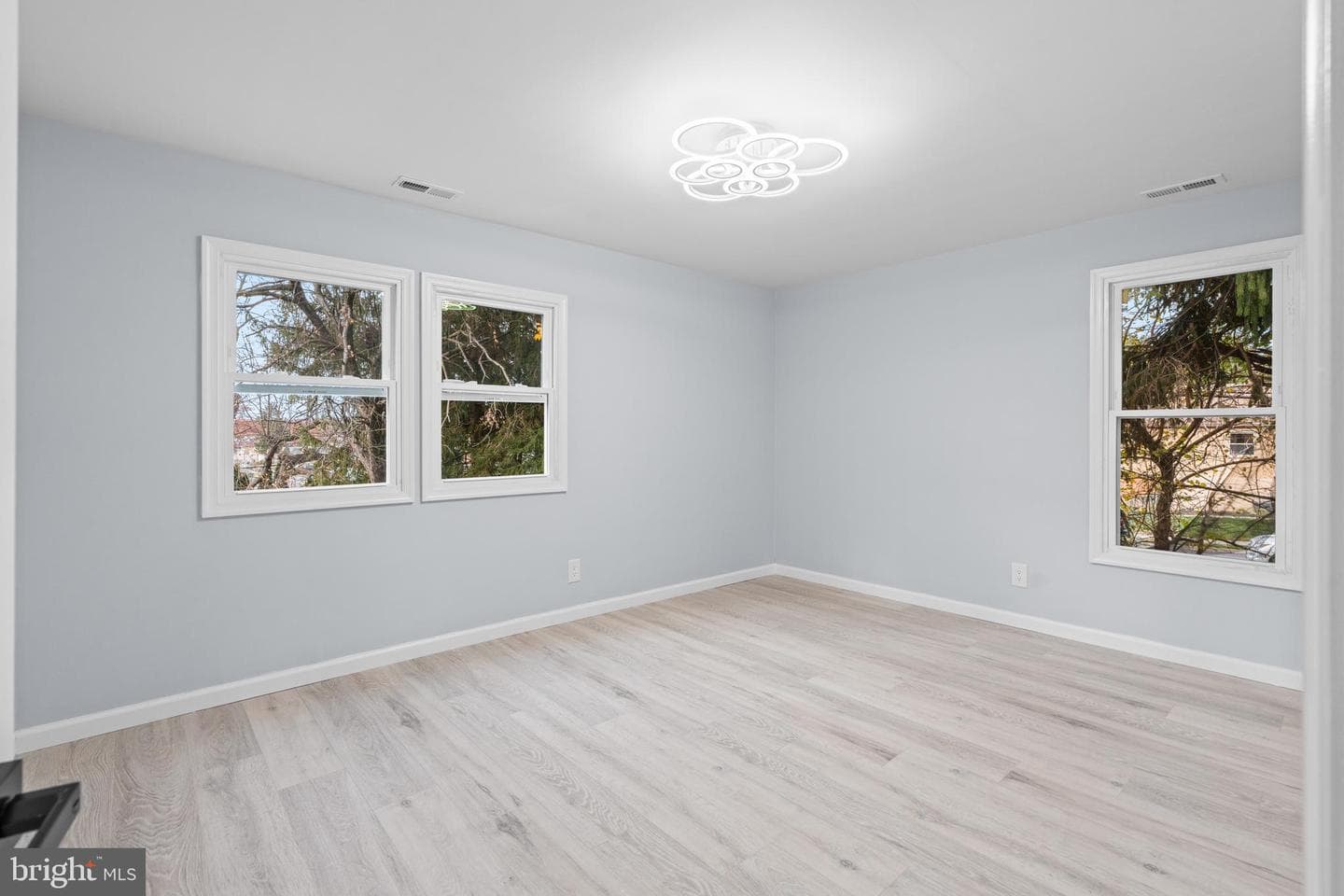 11046 Ferndale Street photo 16
