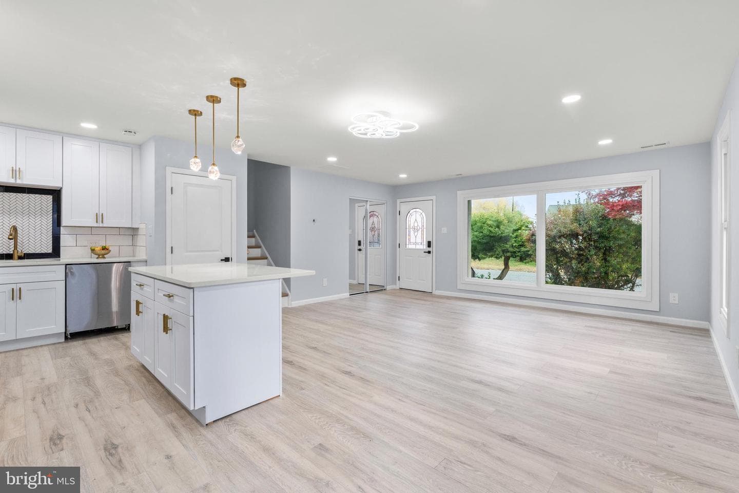11046 Ferndale Street photo 4