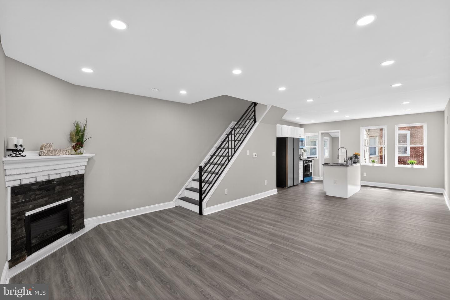 930 E Price Street photo 6
