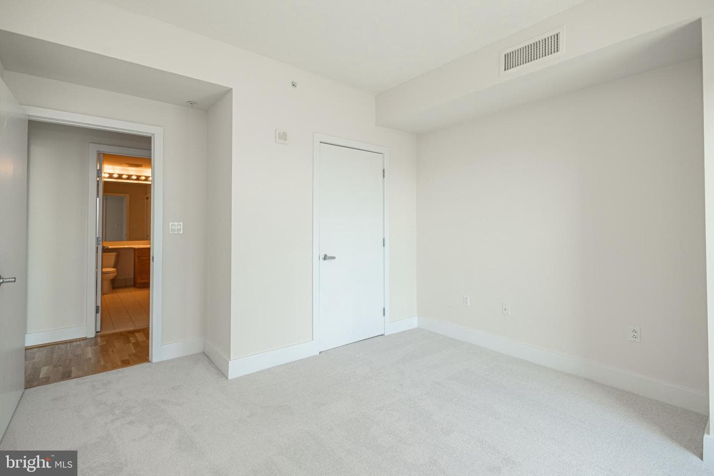 717 S Chris Columbus Boulevard #814 photo 22