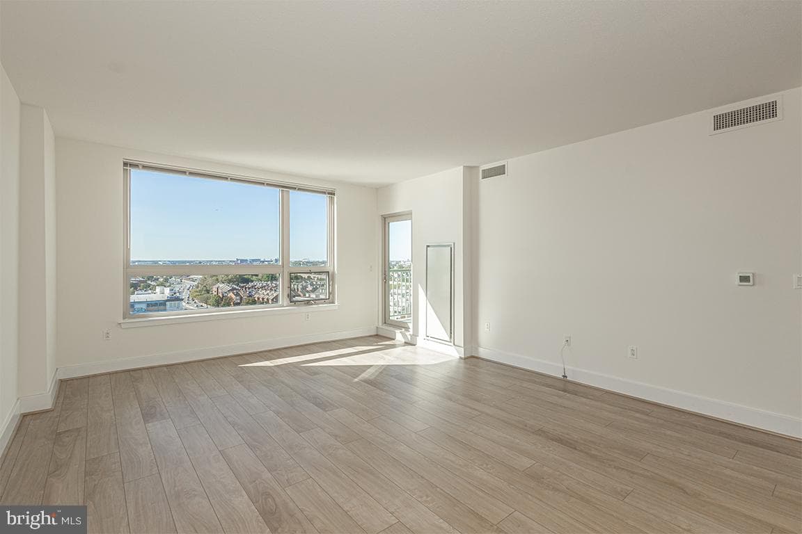 717 S Chris Columbus Boulevard #814 photo 4