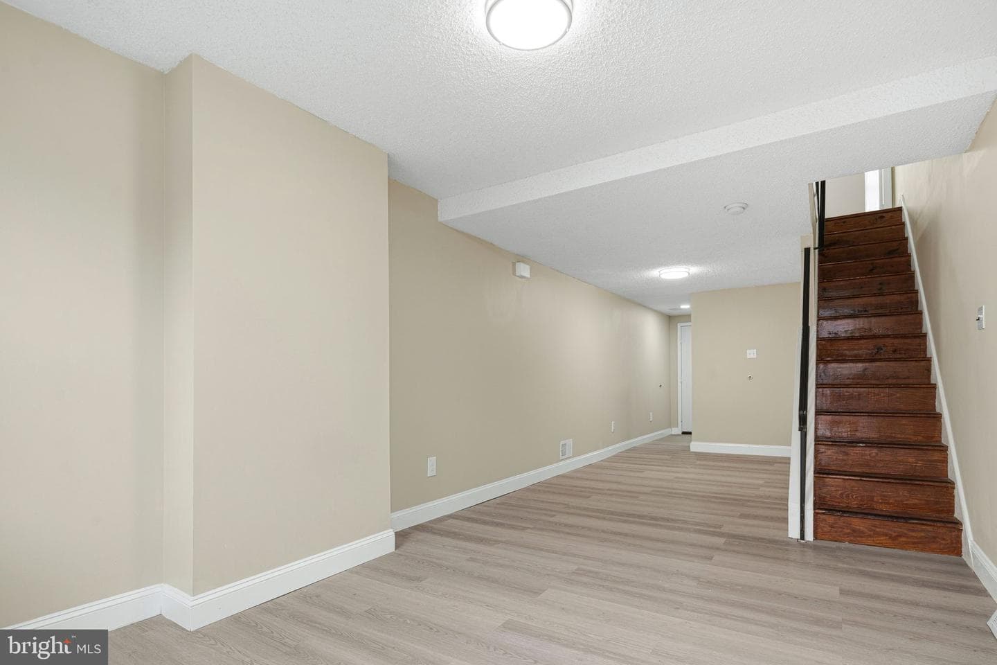 1519 W Thompson Street photo 7