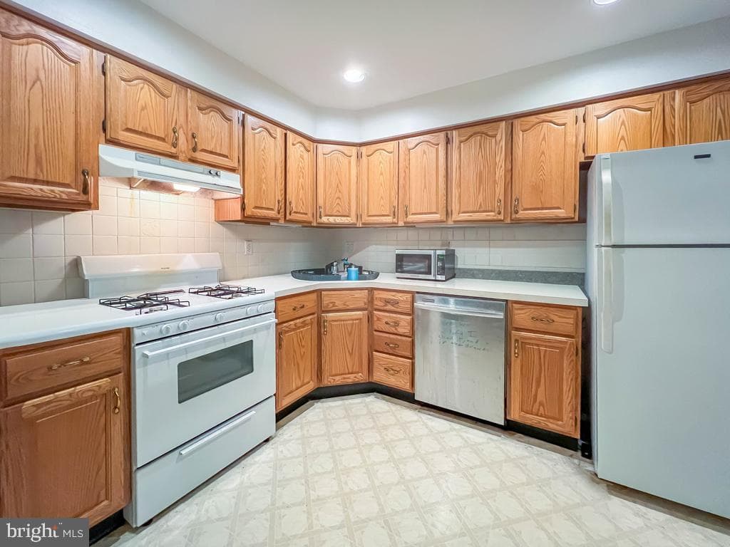10843 Academy Road photo 8