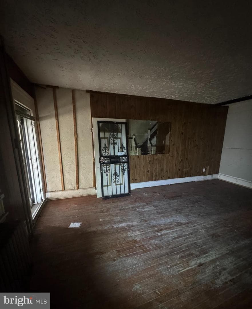 338 N Robinson St photo 6