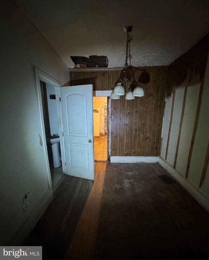 338 N Robinson St photo 8