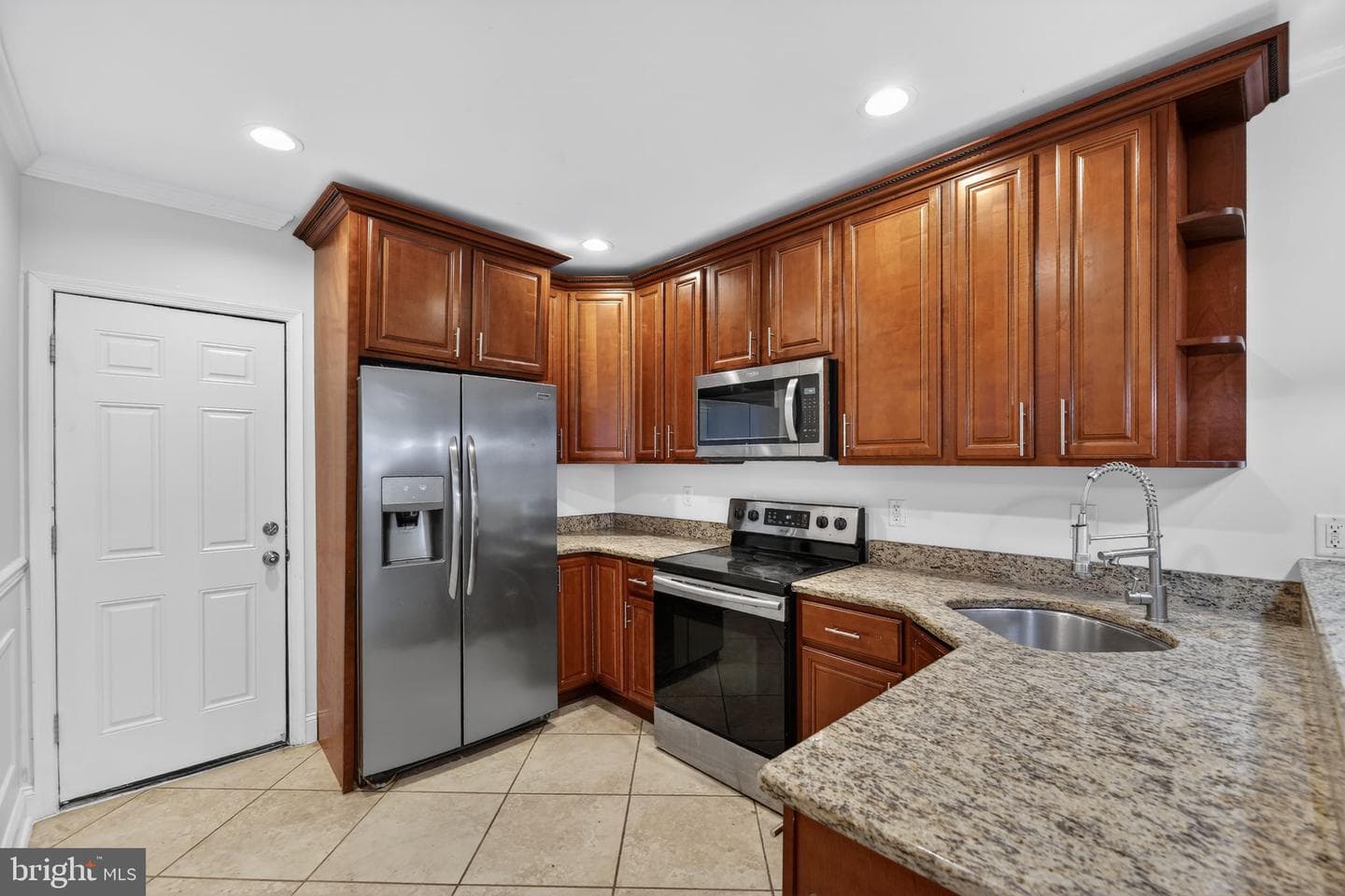 2413 N Carlisle Street photo 4