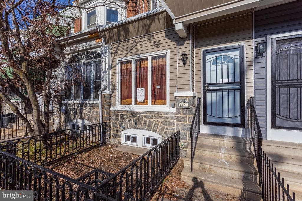 5741 Arch Street photo 4
