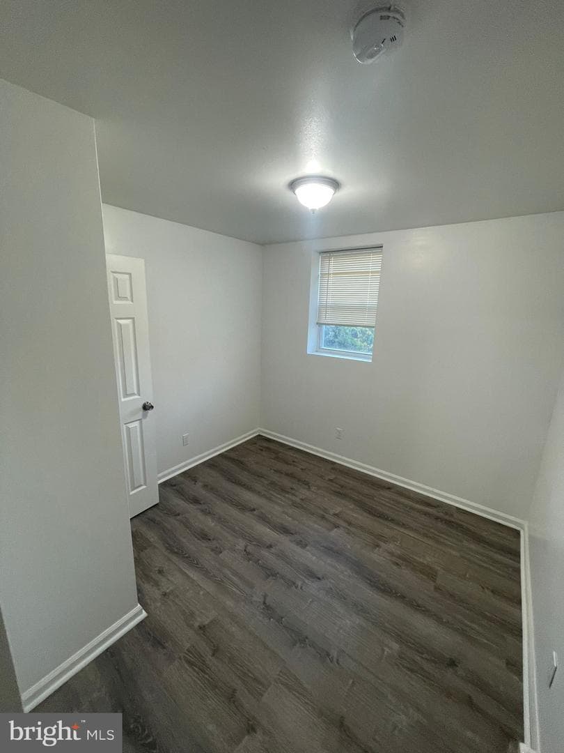 2042 Dennie Street photo 18