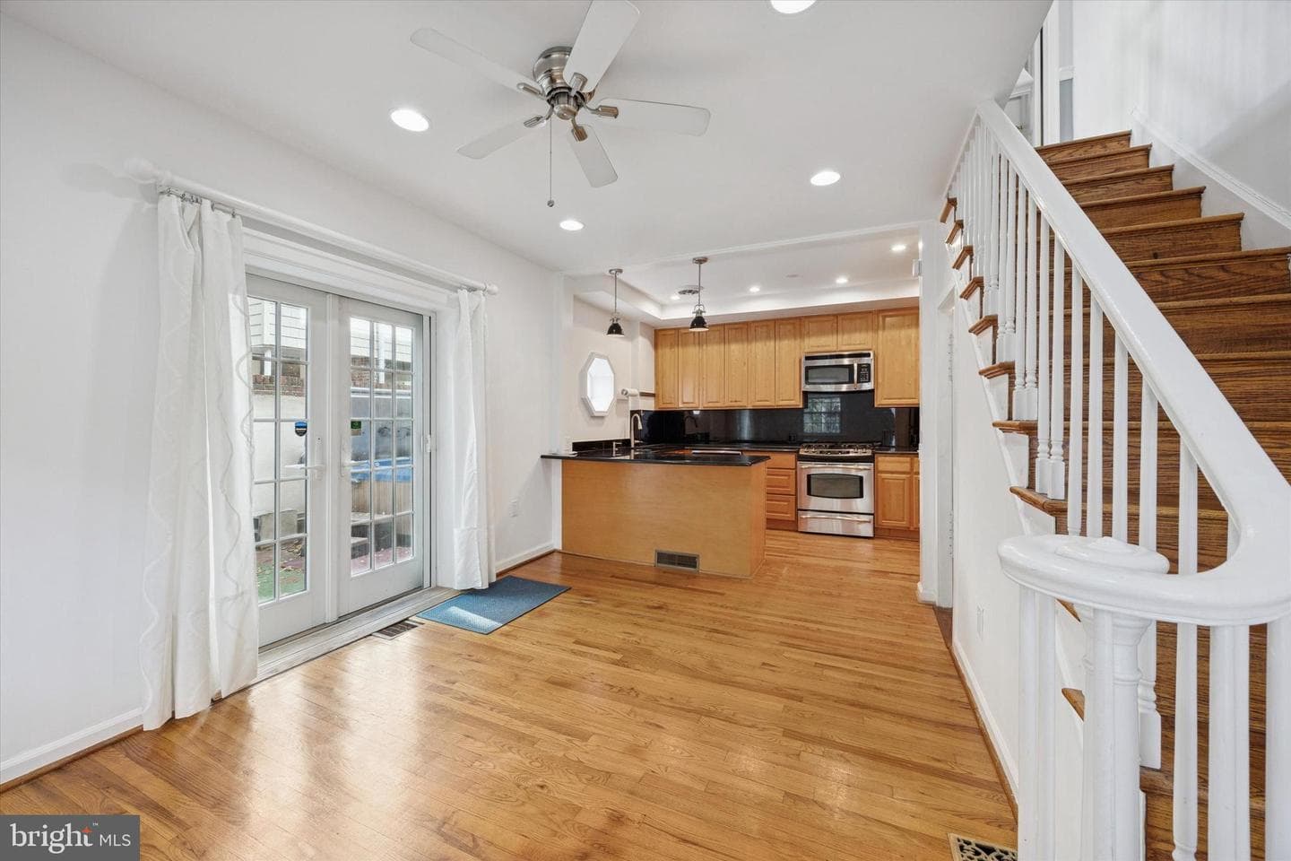 715 Rodman Street photo 22