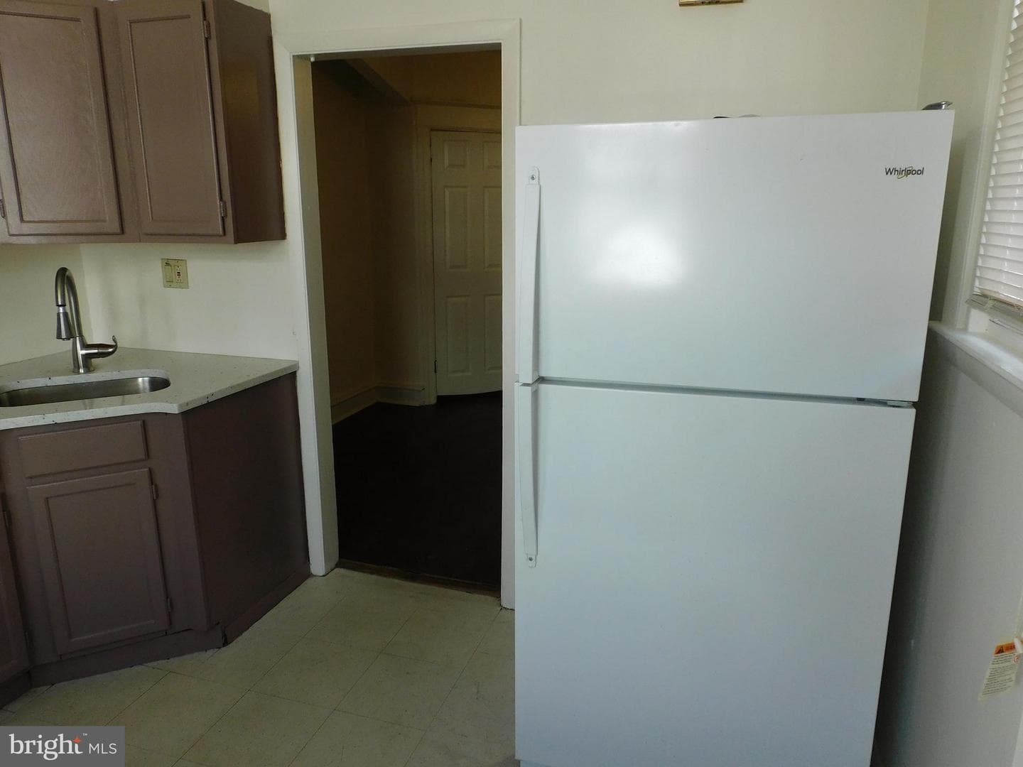 573 E Carver Street photo 12