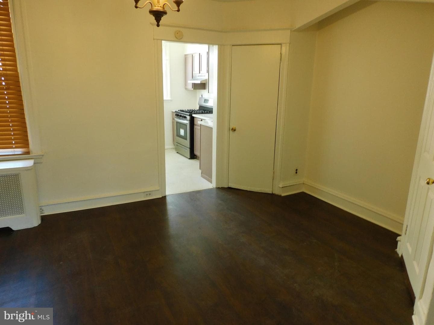 573 E Carver Street photo 6