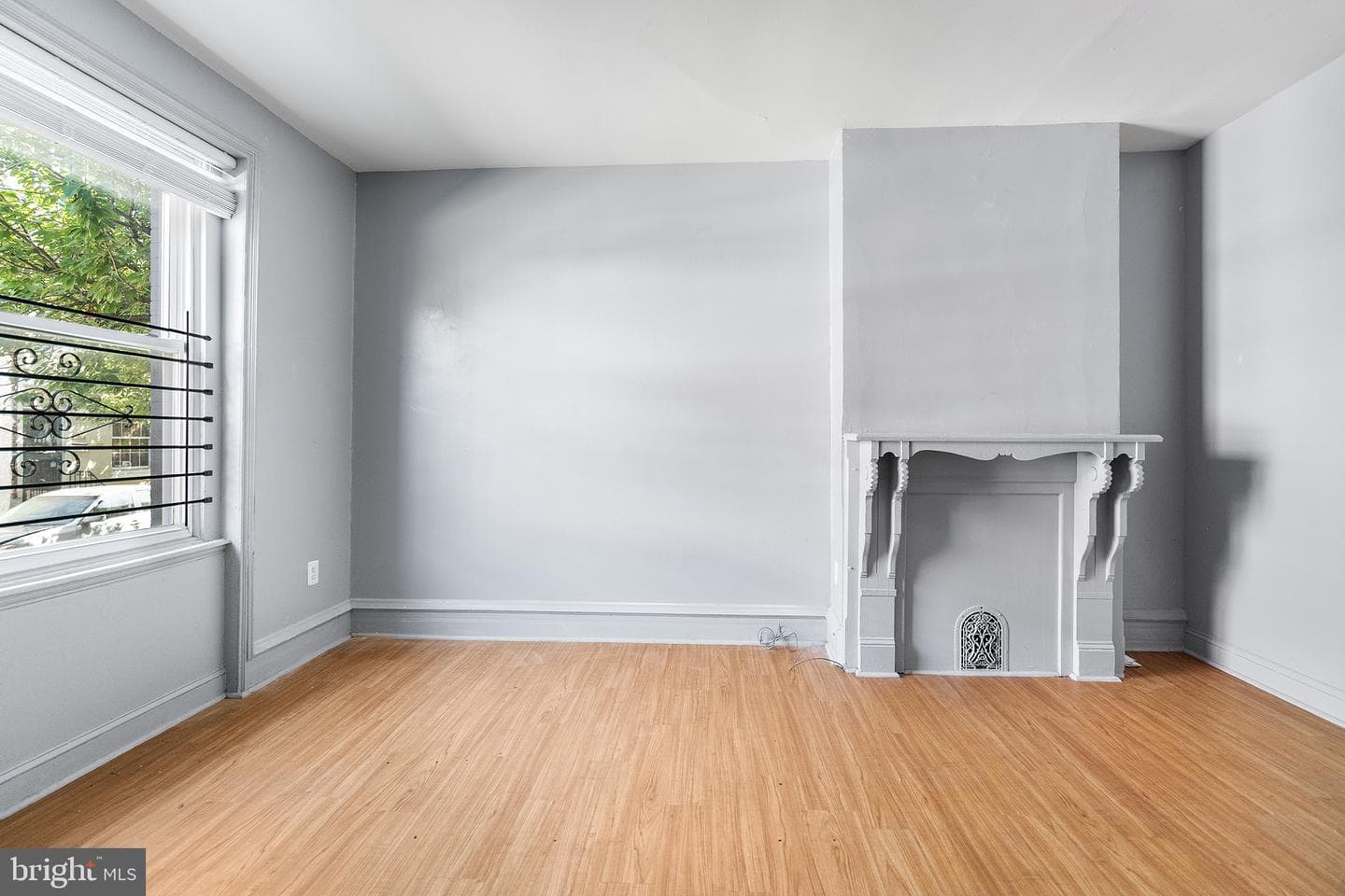 1624 Edgley St photo 4