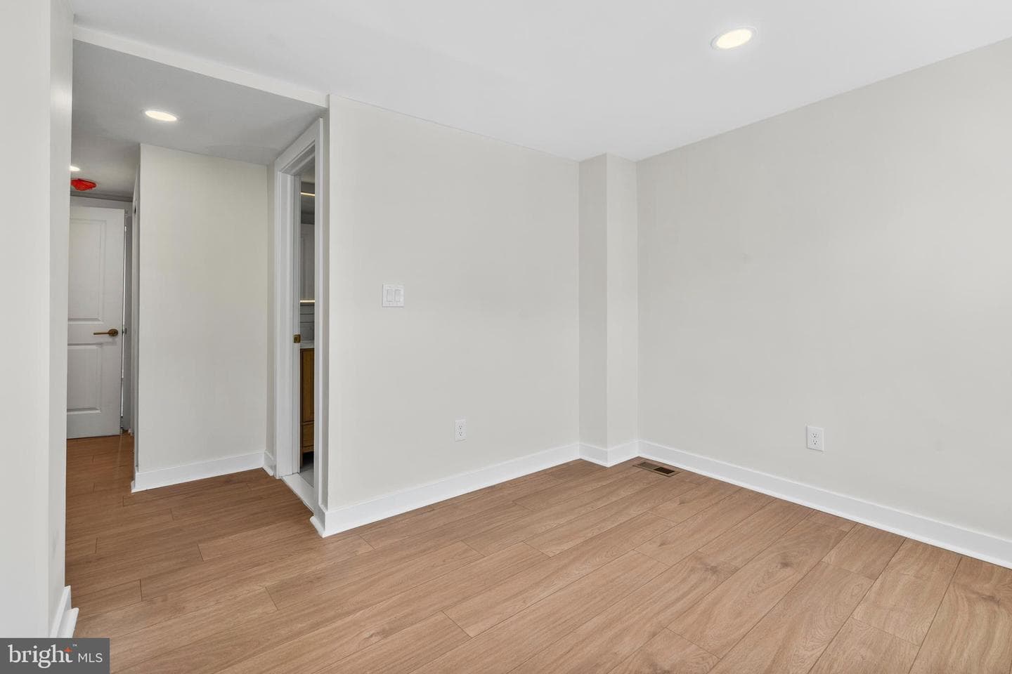 1138 S Clifton Street photo 14