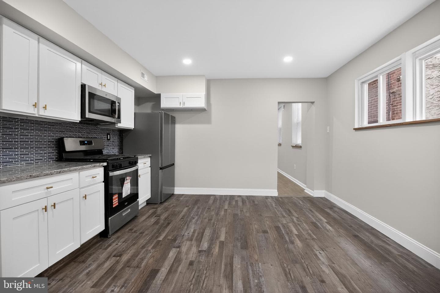 4287 Penn Street photo 13