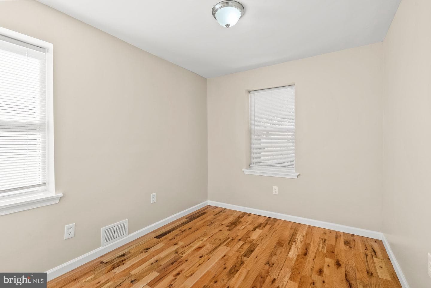 2512 N Marshall Street photo 12