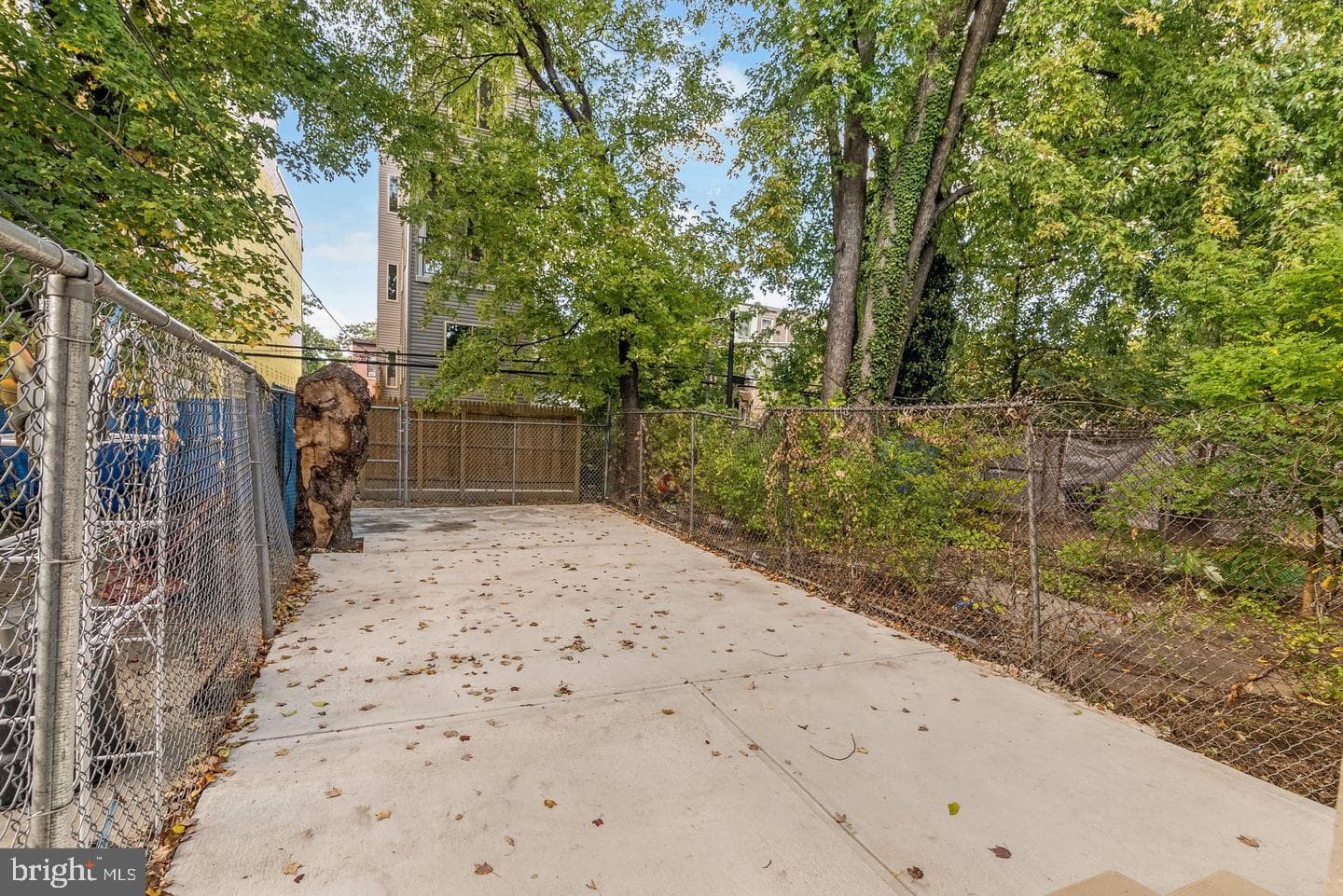 2512 N Marshall Street photo 23