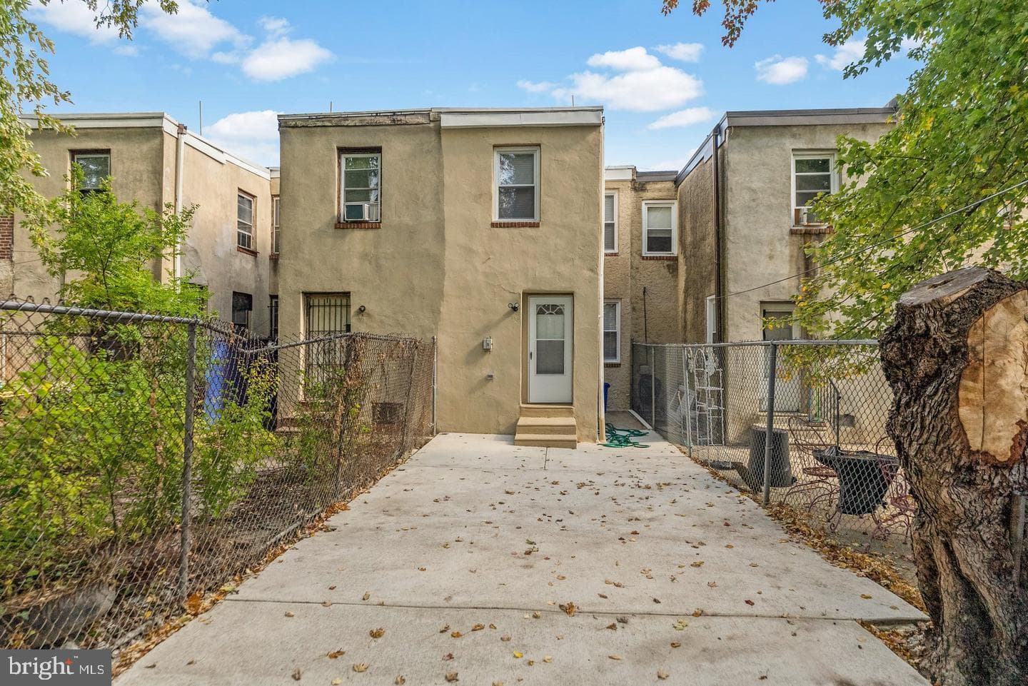 2512 N Marshall Street photo 24