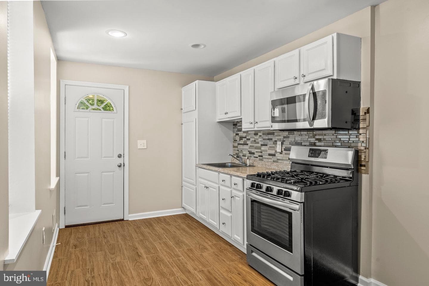 2512 N Marshall Street photo 8