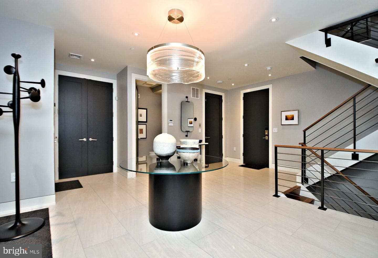 624 N Bodine Street photo 5