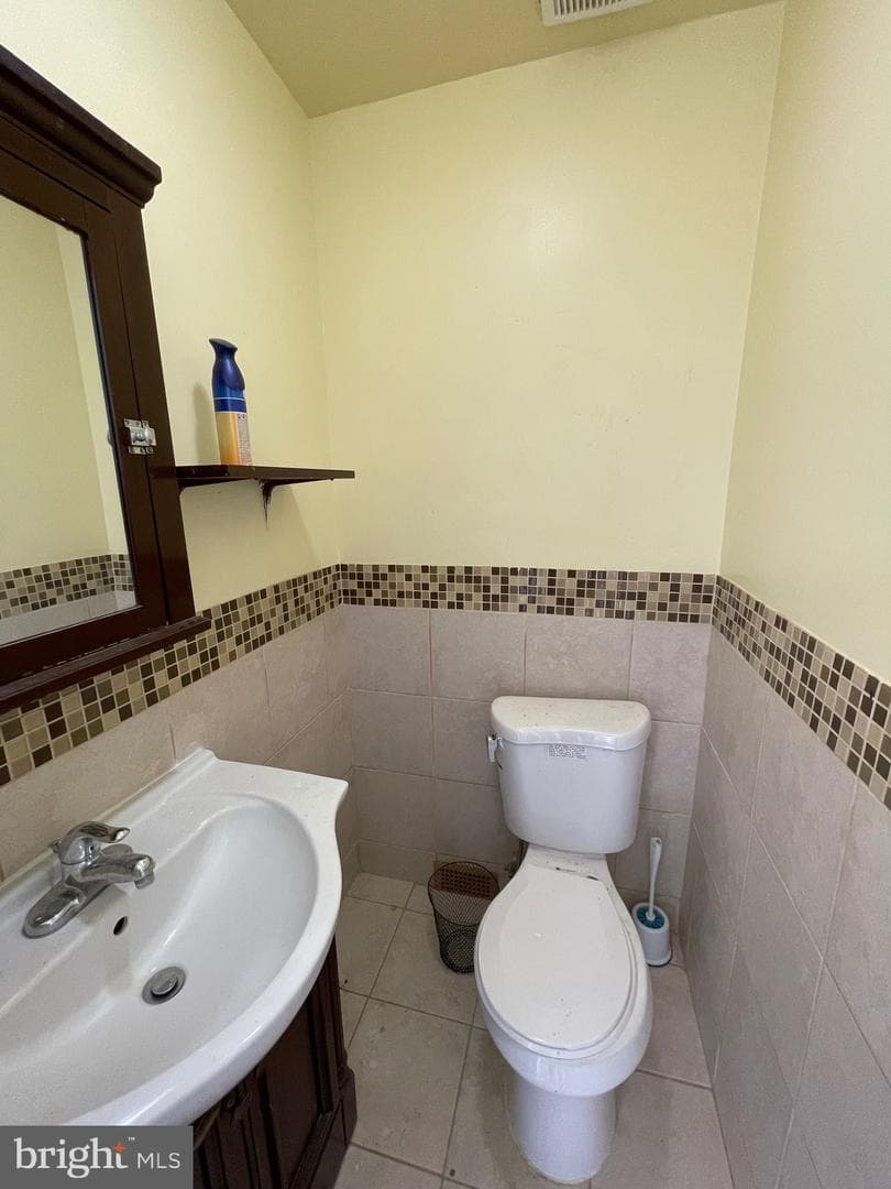 803 Lawler Street photo 25