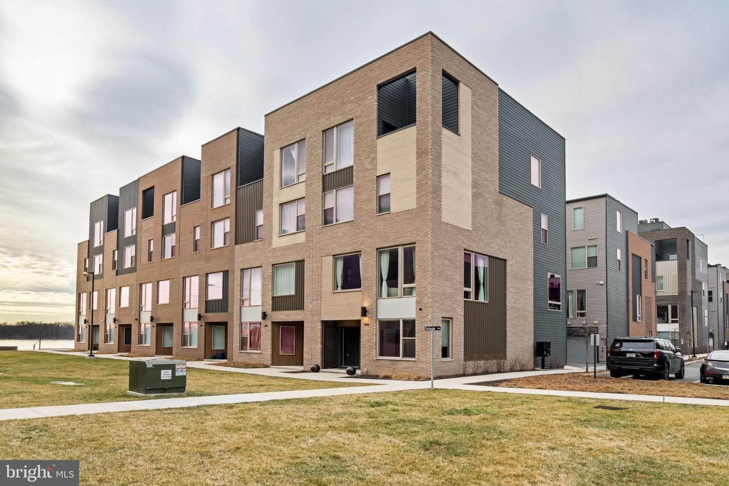 3200 Parkview Walk photo 28