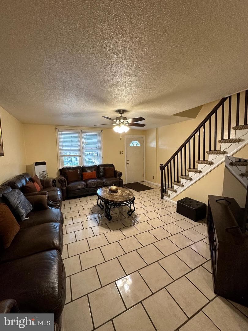 6018 Frontenac Street photo 3