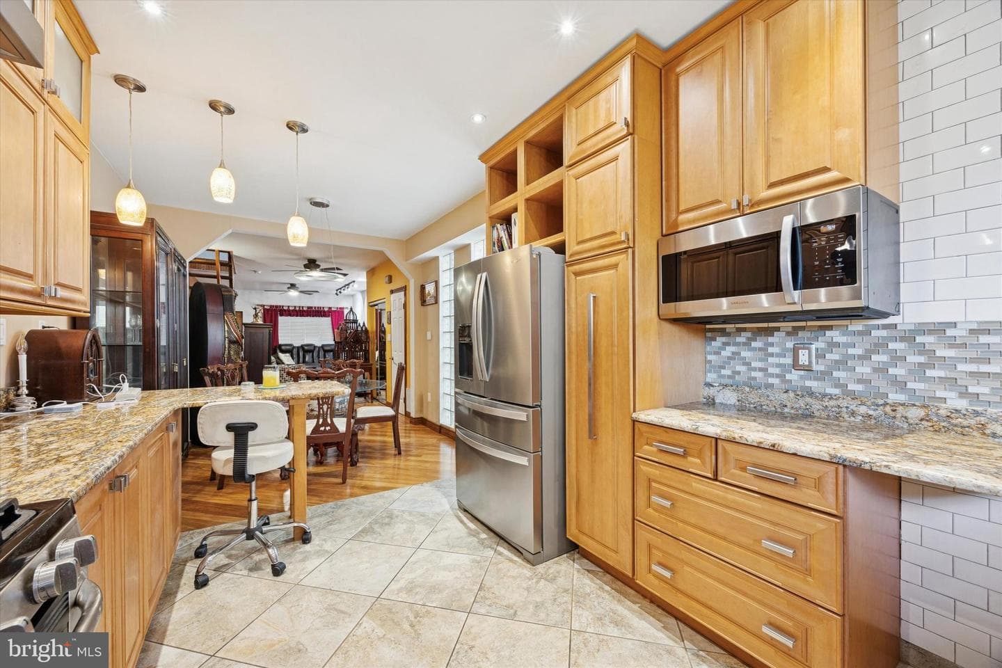 3431 E Thompson Street photo 7