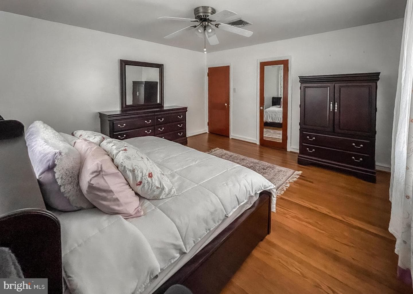 4607 Aubrey Avenue photo 21