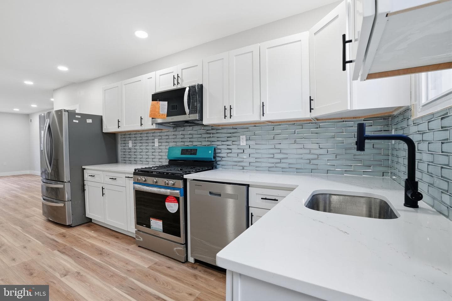 2538 S Sheridan Street photo 9