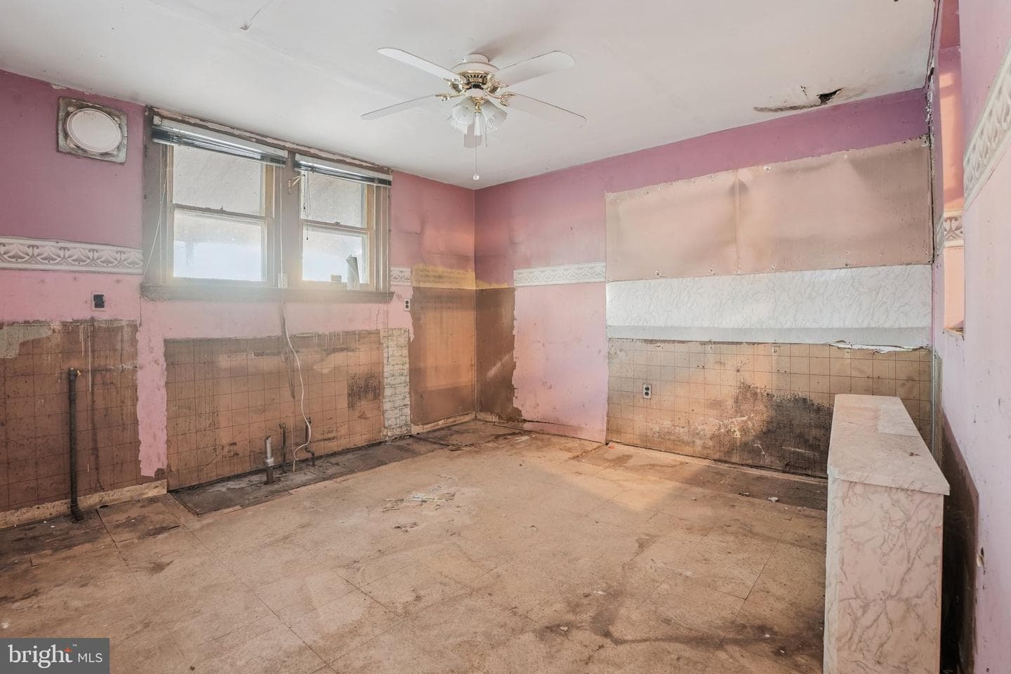 5322 James Street photo 15