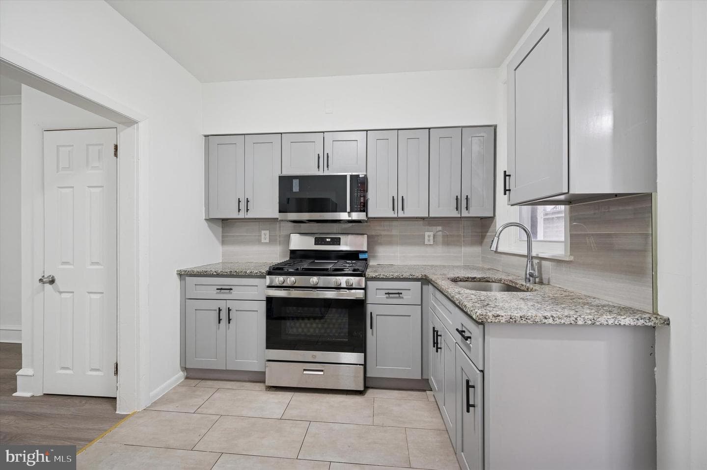 892 Granite Street photo 7