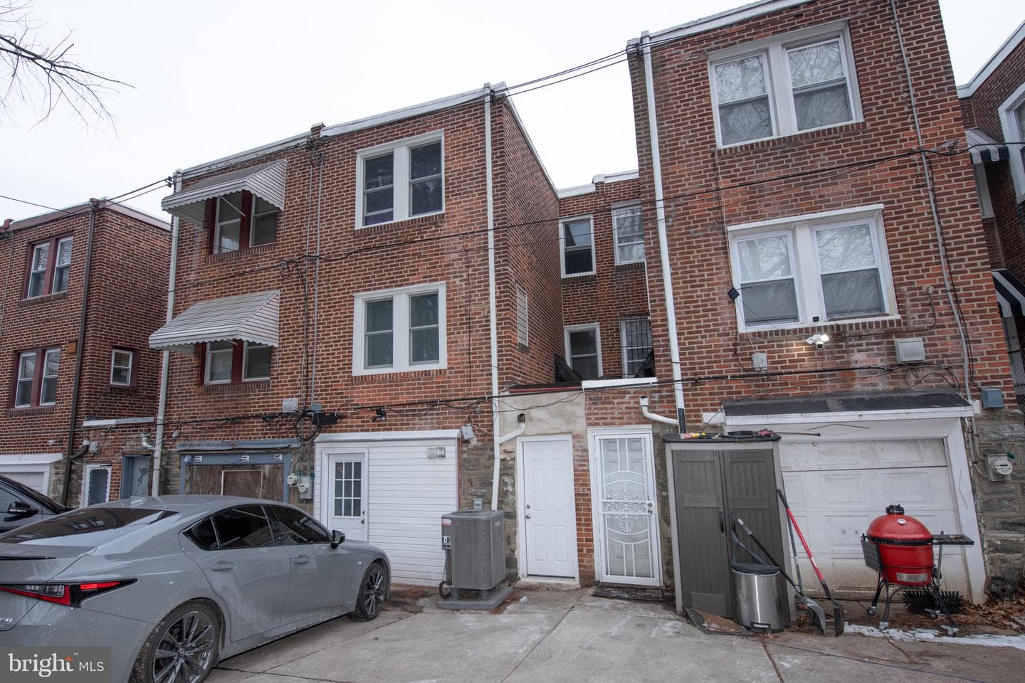 4930 Pulaski Avenue photo 19