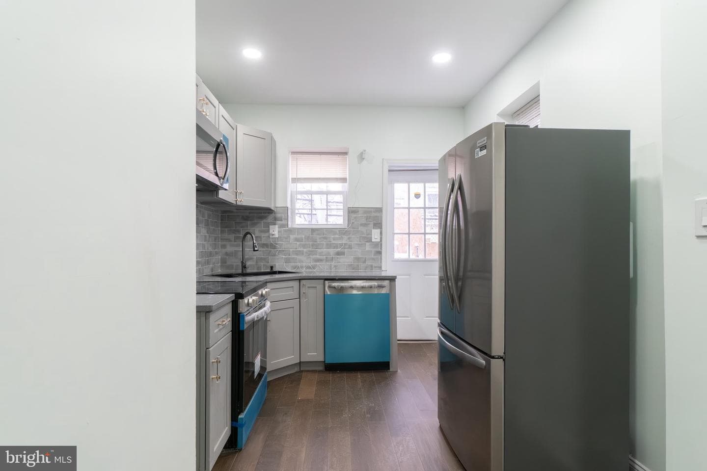 2517 N Newkirk Street photo 10