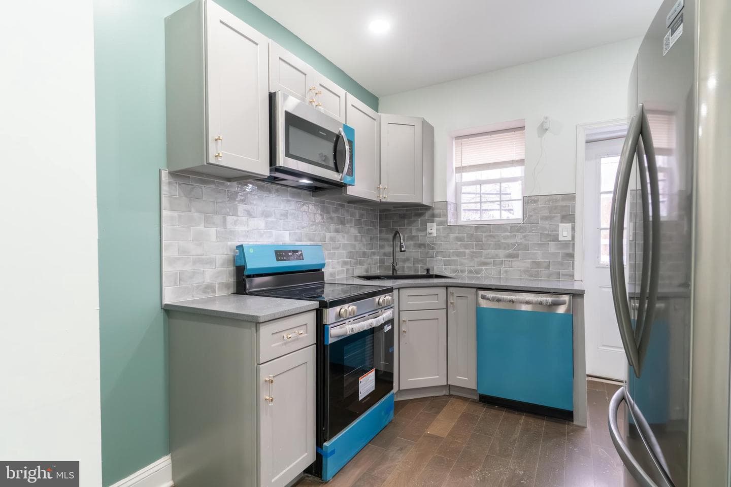 2517 N Newkirk Street photo 11