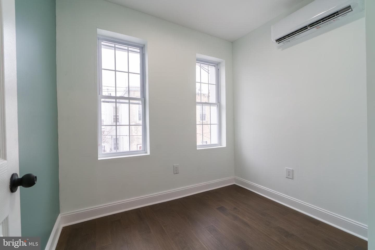 2517 N Newkirk Street photo 22