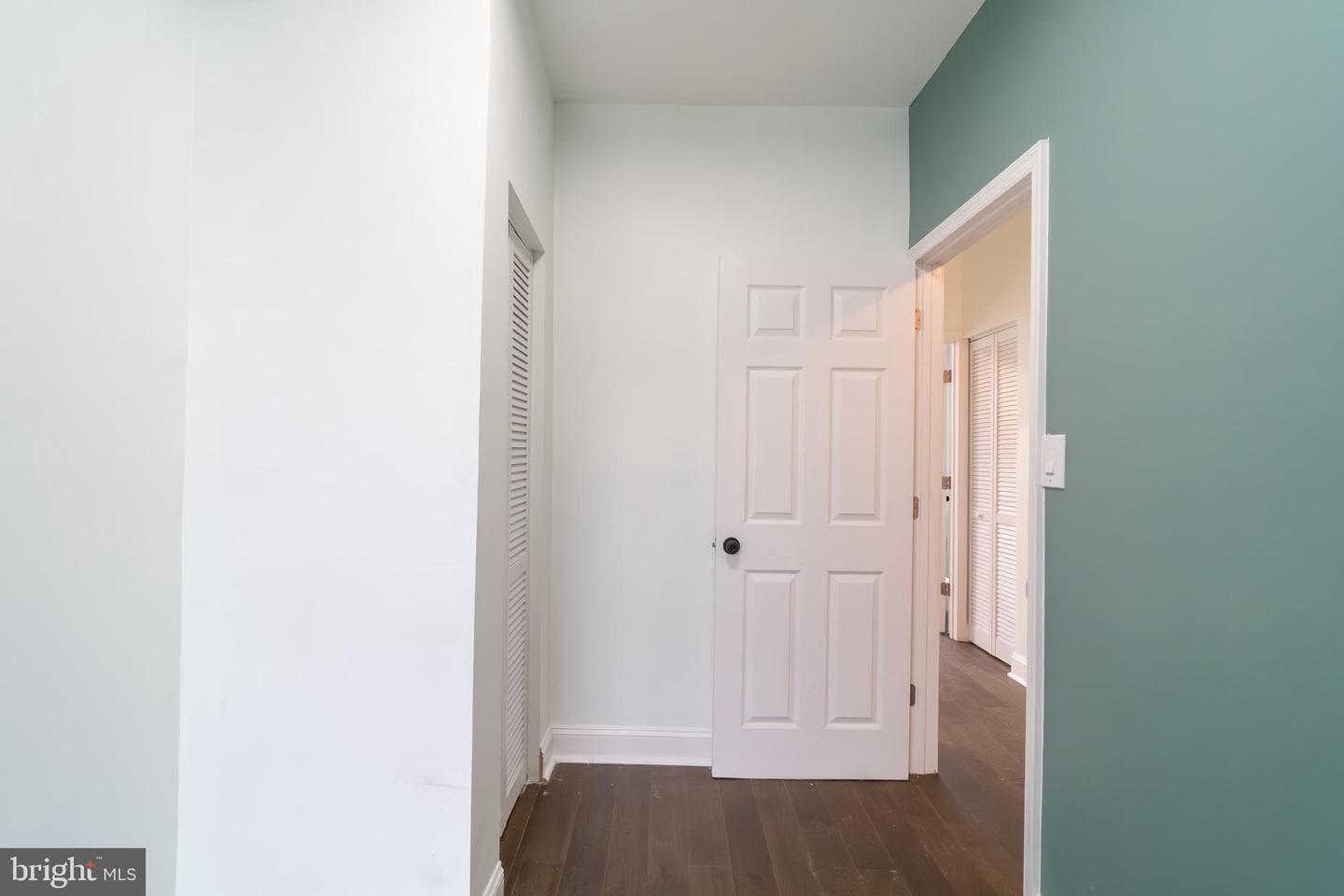 2517 N Newkirk Street photo 27