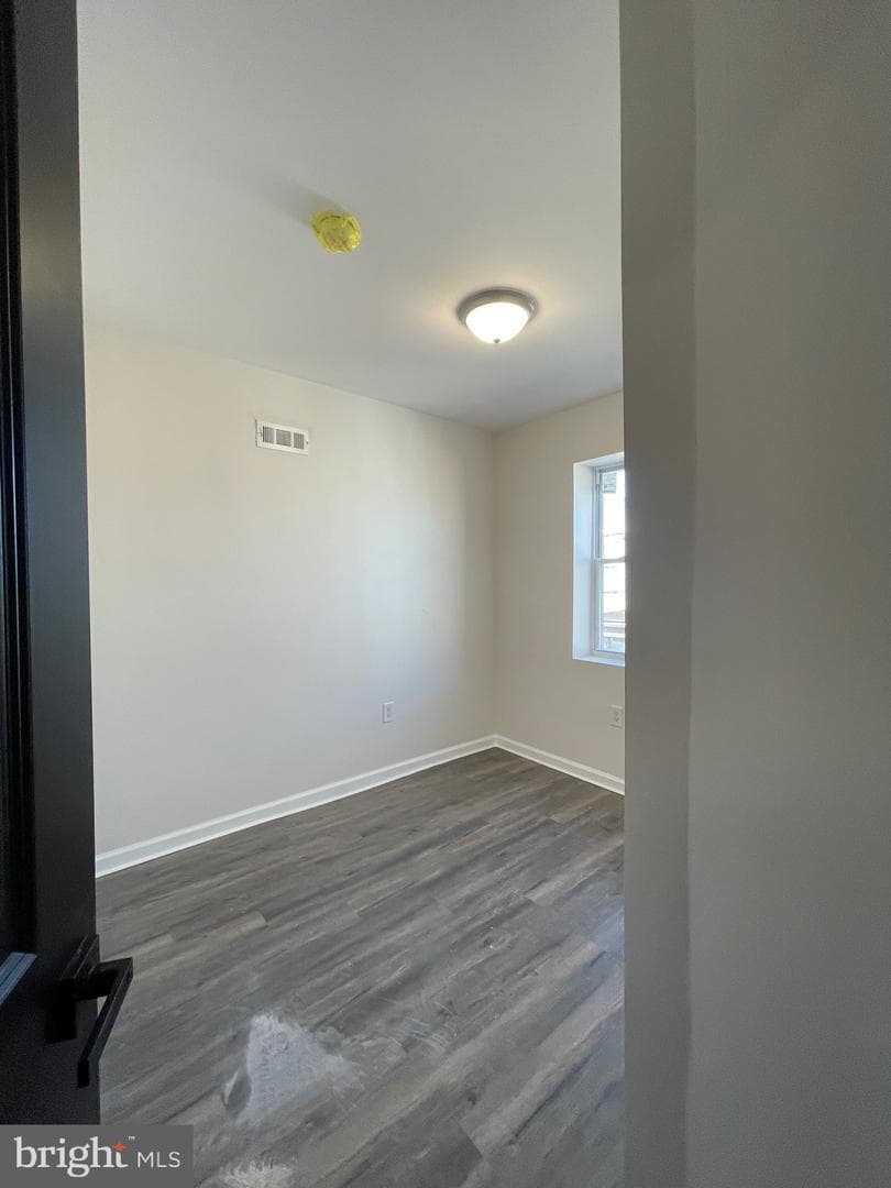 2704 S Marshall Street photo 26