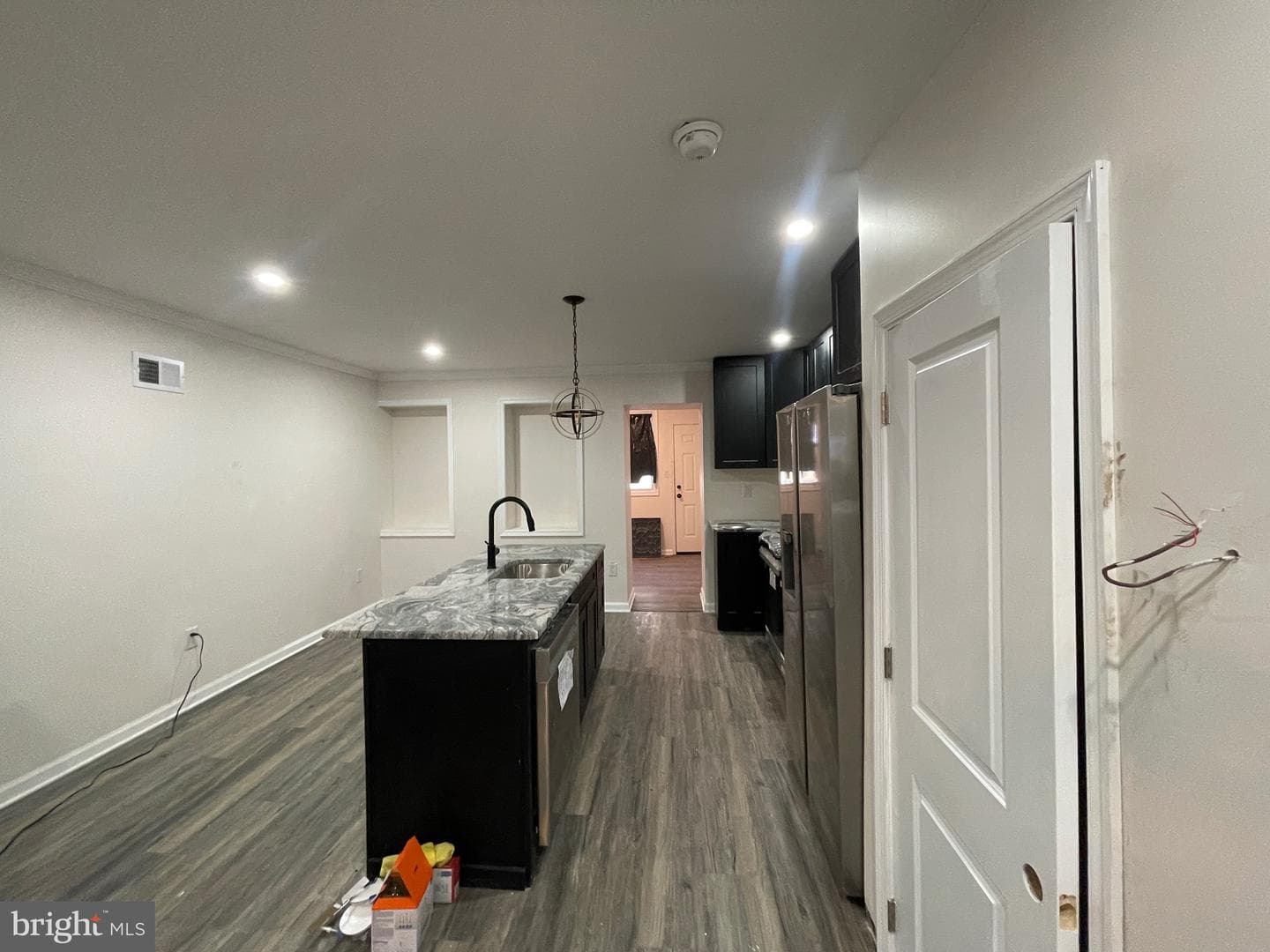 2704 S Marshall Street photo 38