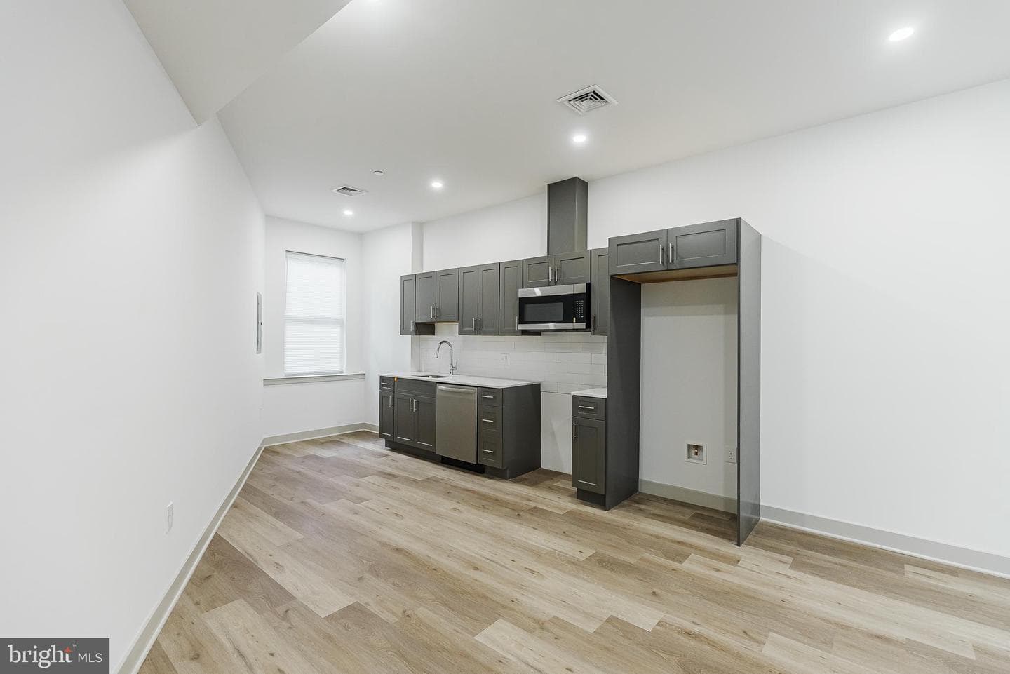 723 N Shedwick Street photo 3