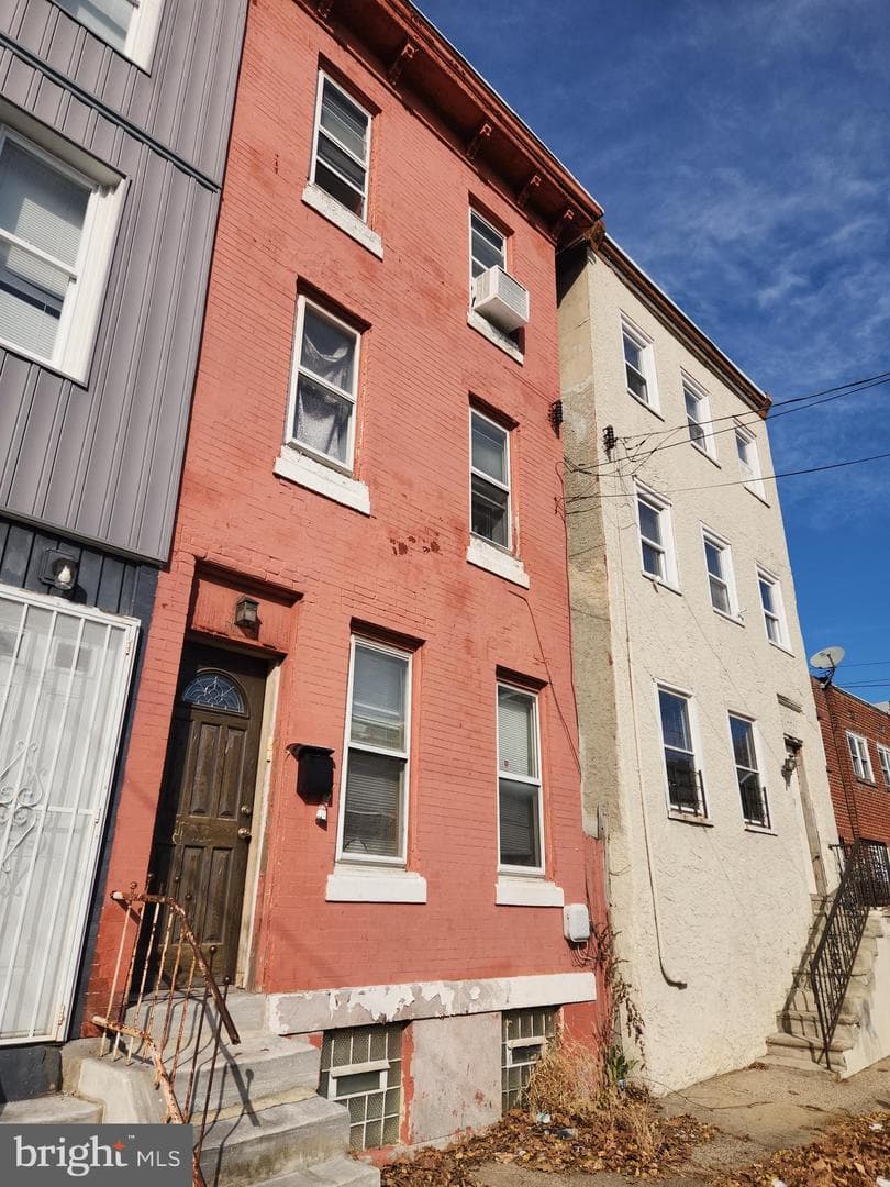 251 E Haines Street photo 2