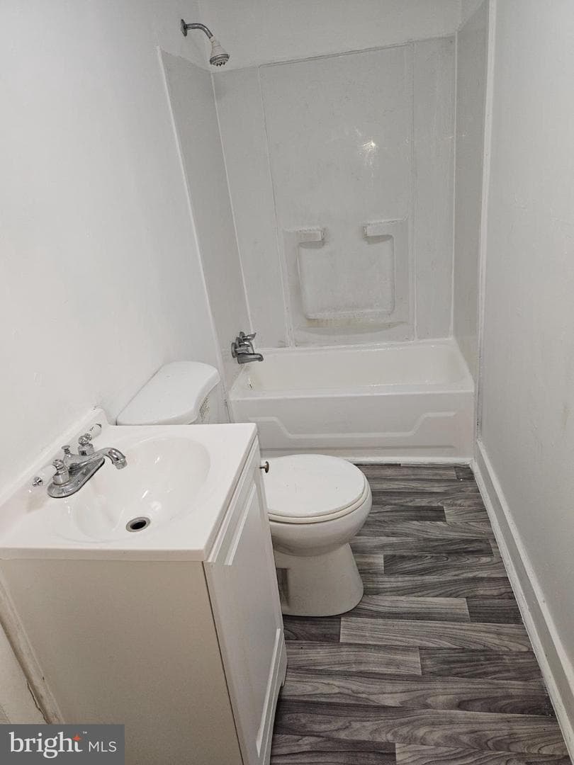 522 W Westmoreland Street photo 23