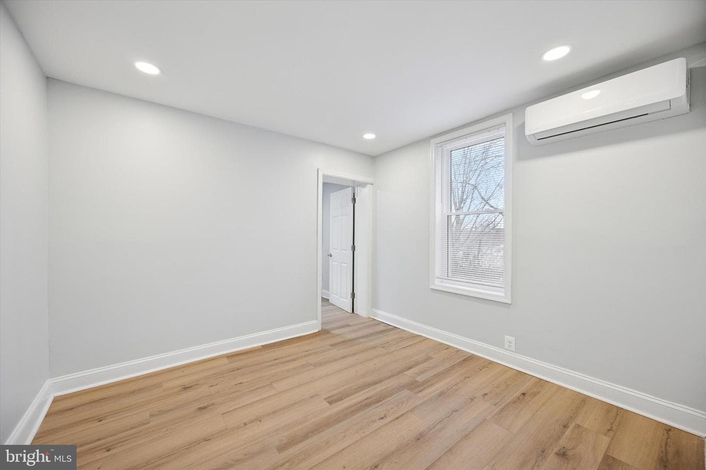 2253 N Delhi Street photo 13