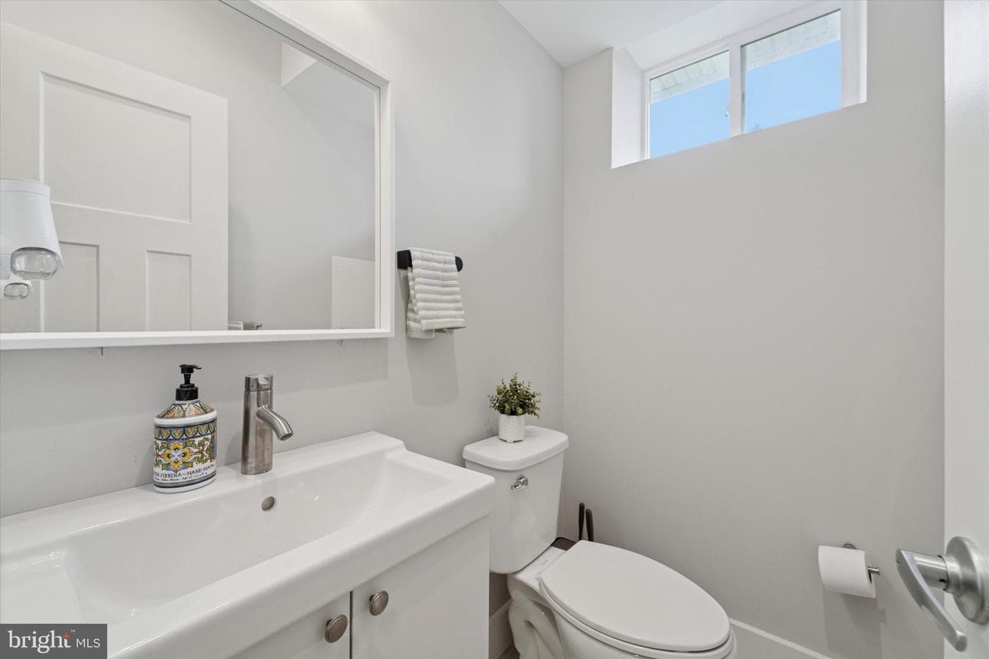488 Evergreen Avenue photo 28