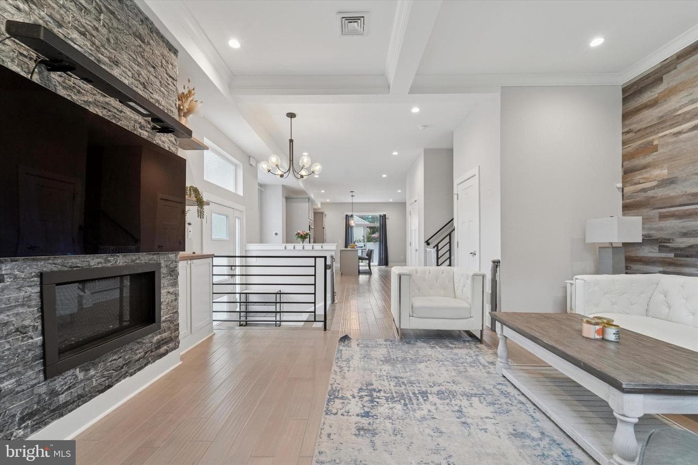 488 Evergreen Avenue photo 5